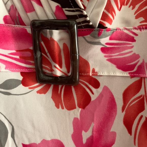 Beautiful top - Picture 4 of 10